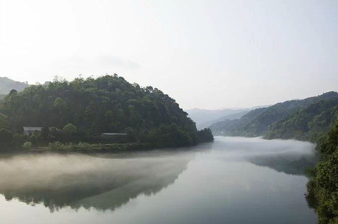 What are the fun things to do in Chenzhou and what universities are there? 