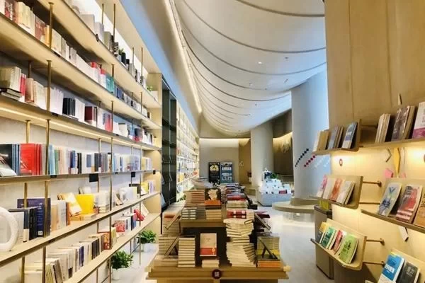 Where are the independent bookstores in Qingdao? Are they fun?