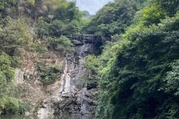 Where are the good places to climb mountains in Chenzhou?