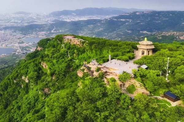 Flower and Fruit Mountain Scenic Area in Lianyungang 