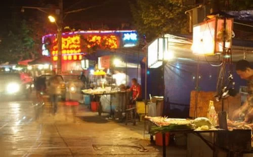 Where is the Snack Street in Qianxi? What are the delicacies in Qianxi?