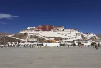 What are some fun places to visit in Tibet? 