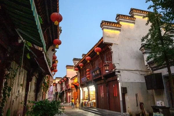 High Chun Old Street Attractions Introduction: Is High Chun Old Street Worth Visiting? 