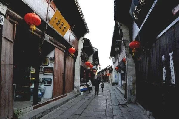 High Chun Old Street Attractions Introduction: Is High Chun Old Street Worth Visiting? 