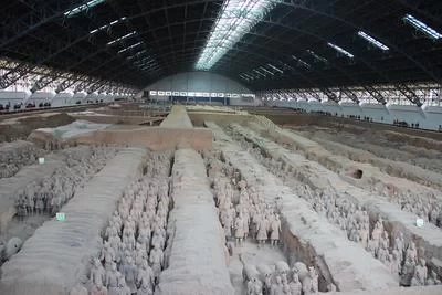 Is Xi'an worth visiting? What are some interesting places to visit in Xi'an? 