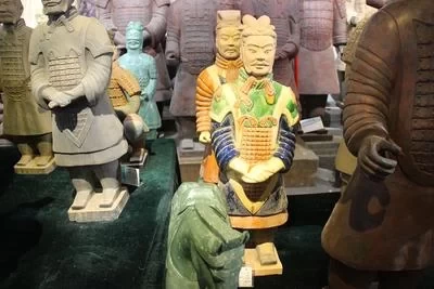 Is Xi'an worth visiting? What are some interesting places to visit in Xi'an? 