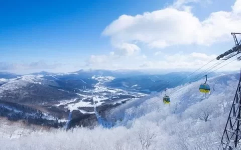 When does the Wuhan Ski Resort open? It will start around early December.