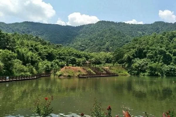 Eight Villages Gorge Accommodation Guide in Qinzhou