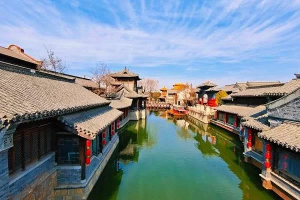 What are the fun places to visit in Taierzhuang Ancient City 