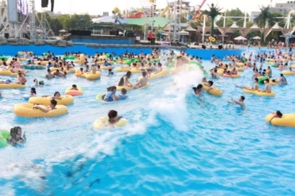 What are the rides at Wuhu Funtown Water Park 