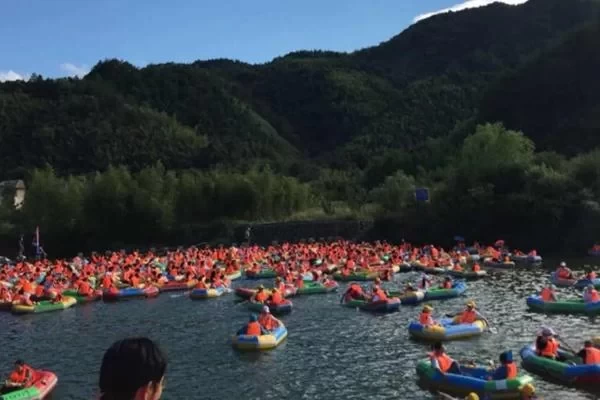 Which is better, Qinglong Shuanghe rafting or Yueliangwan rafting? 