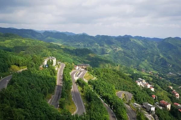 Where to Play in Guizhou with Beautiful Scenery? Guizhou Self-Driving Tour Route Recommendations