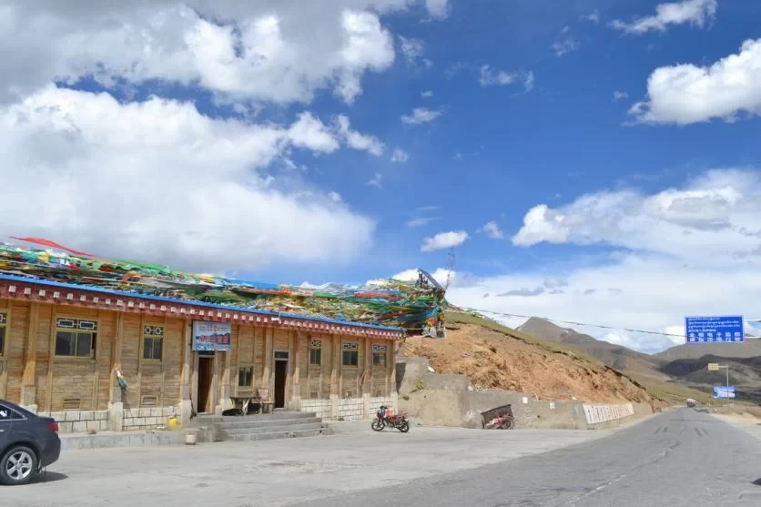 The Best Route for a Self-Driving Trip from Linzhi to Lhasa 