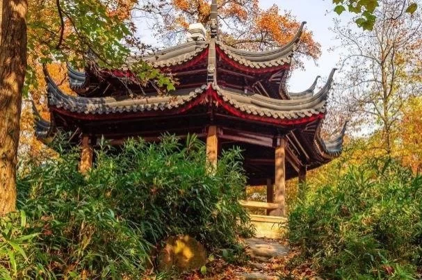 Where are the most beautiful views in Nanjing in autumn? 