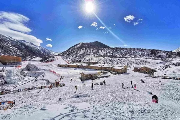 What are the ski resorts in Aba and which one is the most fun?