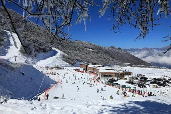 What are the ski resorts in Aba and which one is the most fun? 