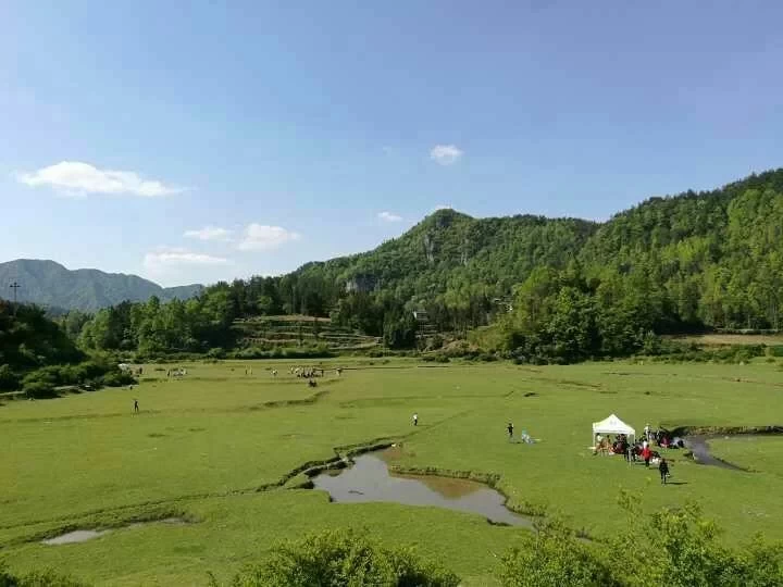 Huangjin Cave Shijiaba Xiangjia Village Grassland Self-driving Tour Strategy 