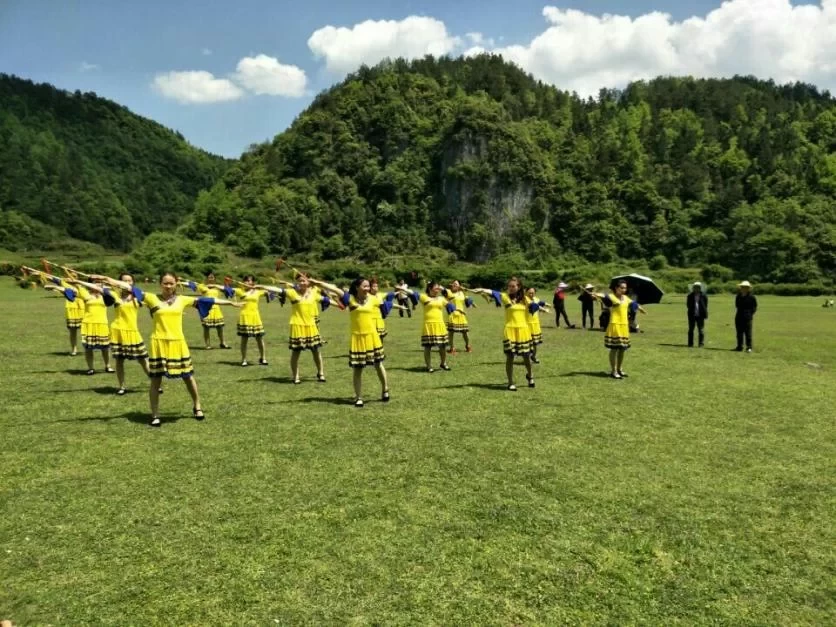 Huangjin Cave Shijiaba Xiangjia Village Grassland Self-driving Tour Strategy 