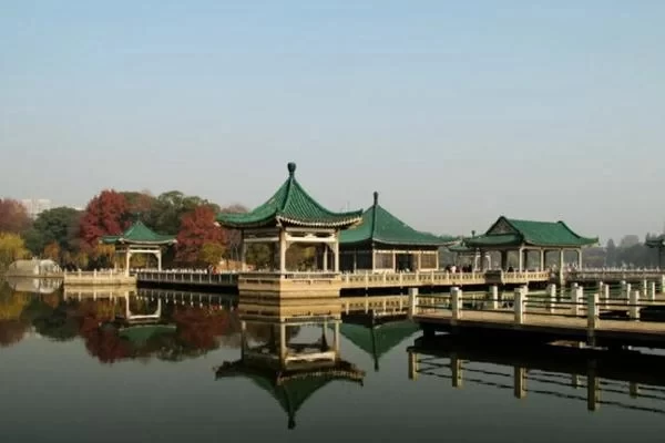 How to have a good time at East Lake, Wuhan 