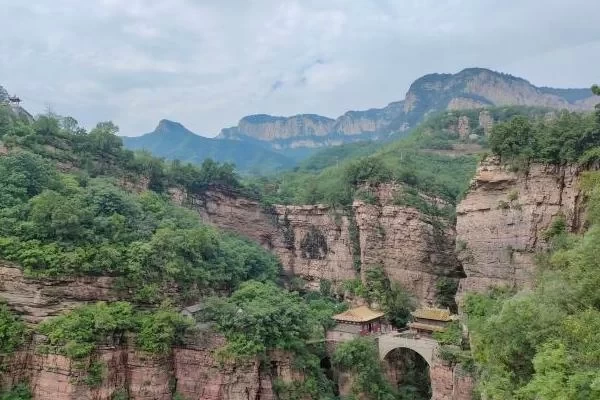 How to get to Cangyan Mountain from Shijiazhuang 