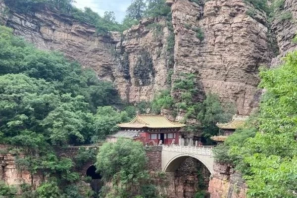 How to get to Cangyan Mountain from Shijiazhuang 