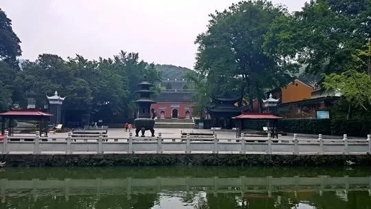 What are the fun things to do in Xuanwu Lake, Nanjing? 