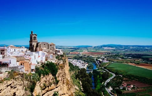 Where is Arcos de la Frontera? What are the fun things to do in Arcos de la Frontera?