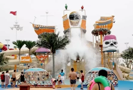 Is Jingzhou Water Park Fun? How Much are the Tickets?