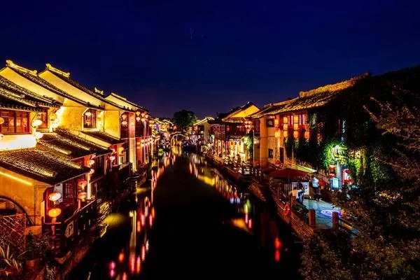 Is Suzhou Seven-Mile Long Creek Street Fun? A List of Attractions