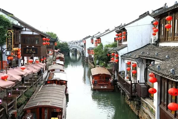 Is Suzhou Seven-Mile Long Creek Street Fun? A List of Attractions 