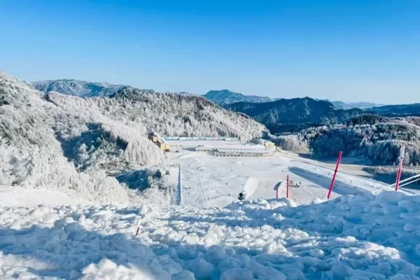 Where are the Shennongjia Ski Resorts?