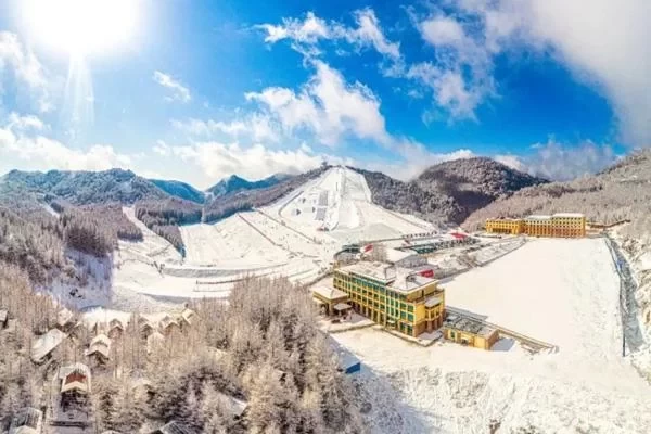 Where are the Shennongjia Ski Resorts? 