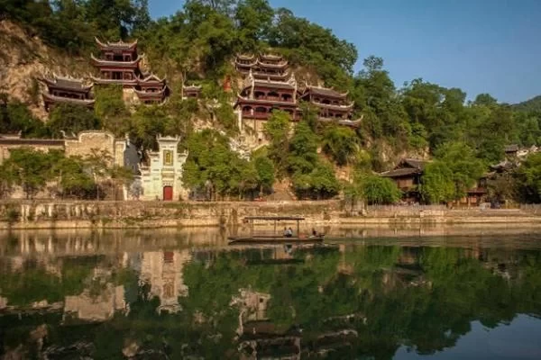 A One-Day Travel Guide to Zhenyuan Ancient Town 