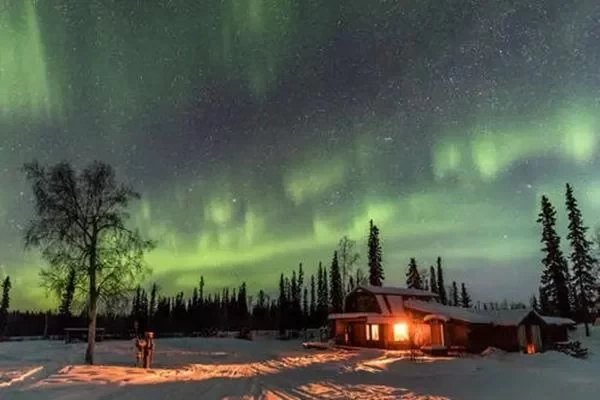 When does the aurora borealis appear in Mohe? 