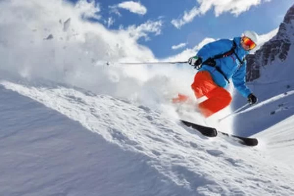 Skiing Precautions and Items to Bring | Suitable People for Skiing 