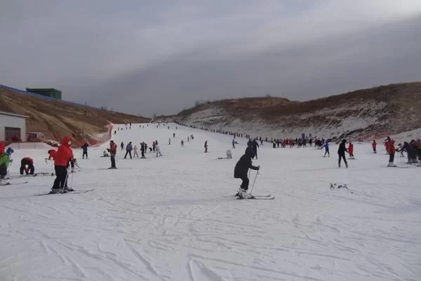 Xiangyang Baokang Hengchong Ski Resort Winter Discount Policy Introduction (with Reservation Guide) 