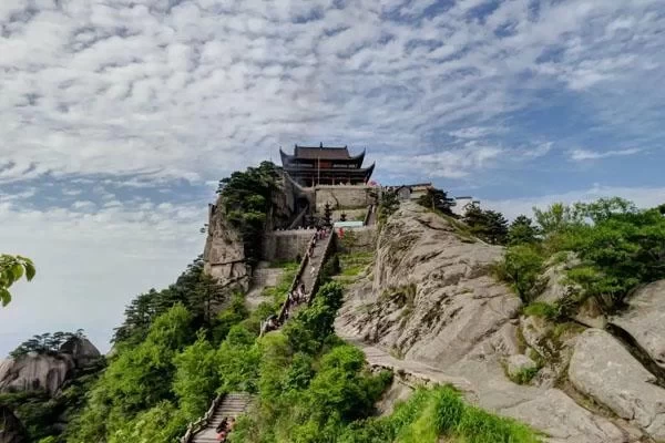 Where to Go Hiking in Xi'an: 8 Best Hiking Spots 