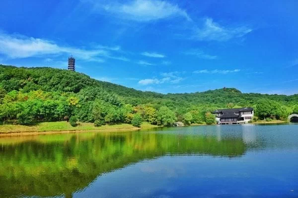 Where is the best place to hike in Suzhou in spring? 