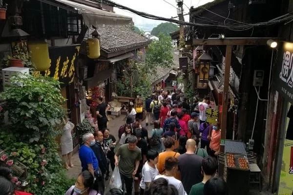 How Long to Spend in Ciqikou Ancient Town and Is It Worth Visiting? 